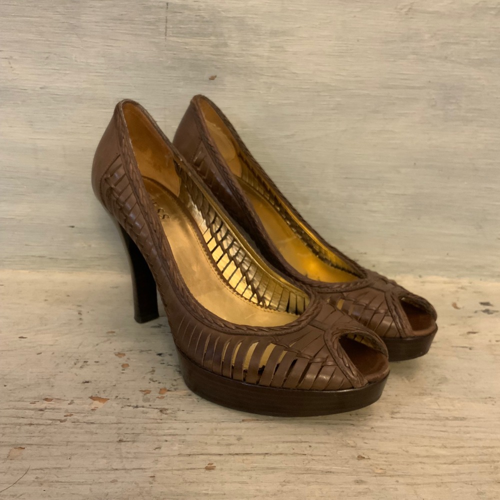 Guess Woven Leather Brown Platform Peep Toe Pump High Heels Size 7.5M GC